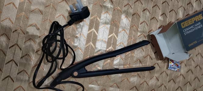 Geepas hair straightener