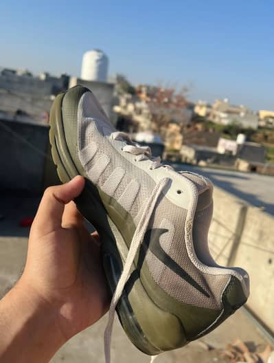 Nike Air Max invigor