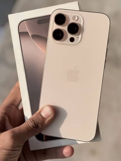 Iphone 16 pro max Desert 100 health box