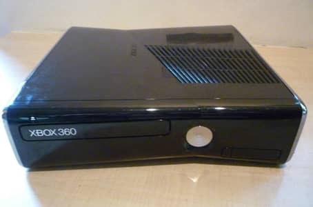 Xbox 360 with 41 games ,2 wireless controller and all accessories