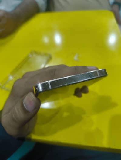 urgent sell 10/9 condition 12+8/256