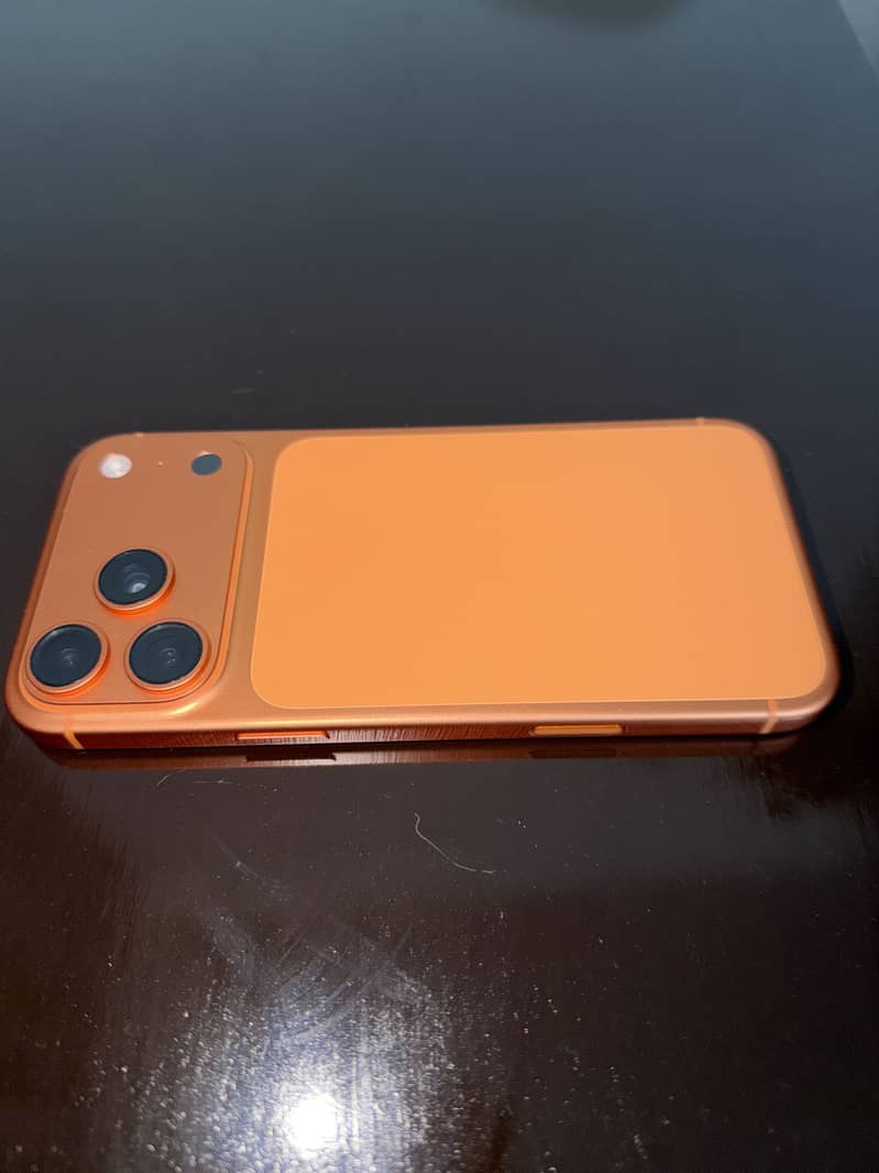 Apple iPhone 17 pro max 1