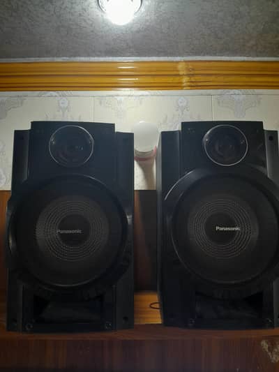 Panasonic speaker available for sale v gud condition