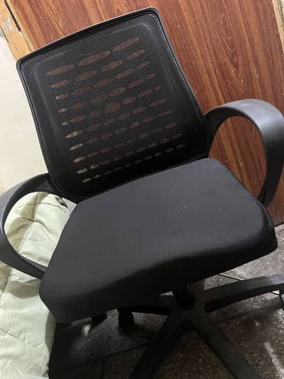 Comfortable Chair For Sale Urgent Adjustable and 360 rotation