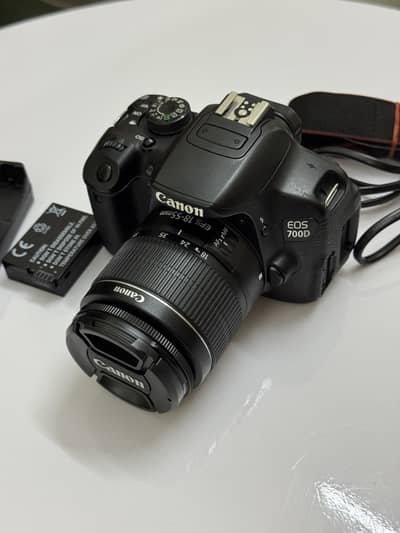 Canon Eos 700D With 18-55mm Kit Lens