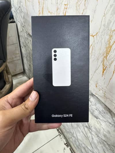 S24 FE 8/256GB  With  box.