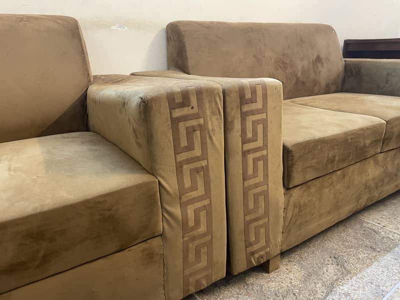 5 seater sofas slightly used 0