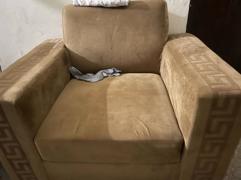 5 seater sofas slightly used 2