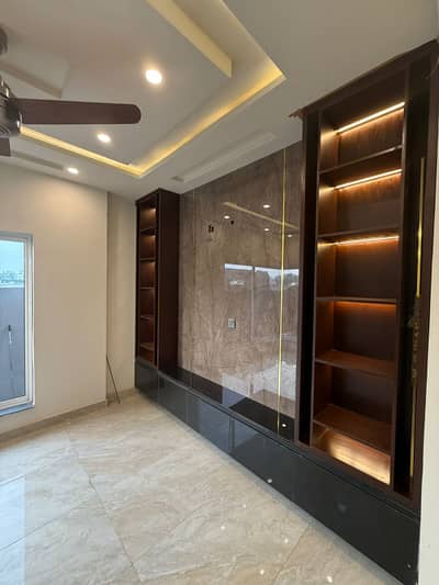 5Marla lower portion available for rent