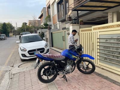 YBR available engine not open gerenty . . . . All parts geniene