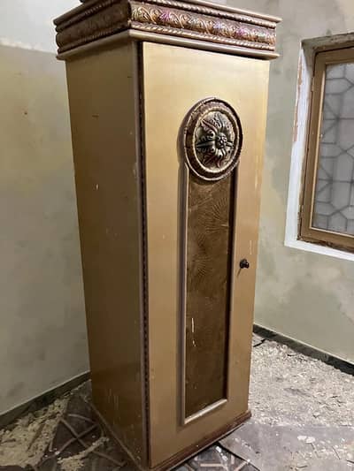 Almarih in Good condition - Single Door