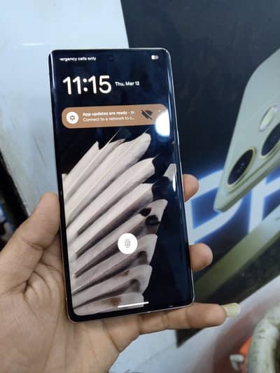 Goigle pixel 7pro for sale with original charger and cover