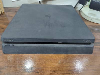 PS4 with Controller + 1 Fifa Installed