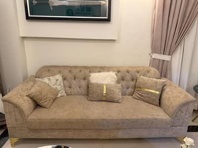 Luxurious 5 Seater sofa set - Excellent Condition