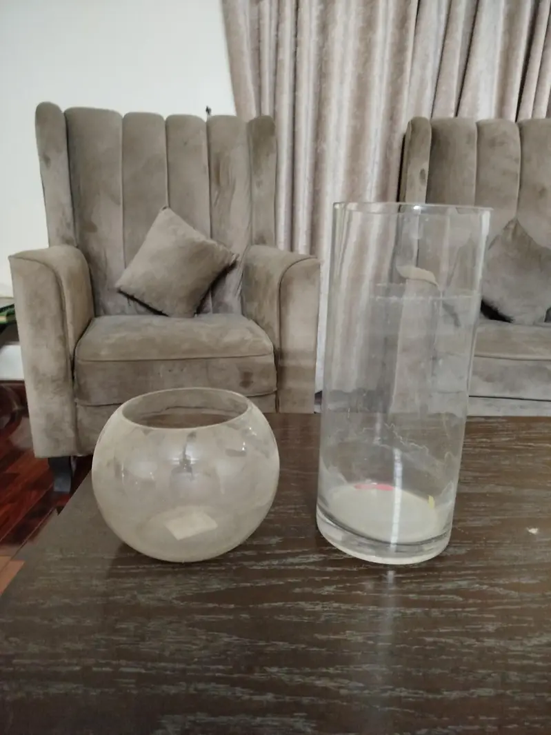 two glass tanks — photo 2