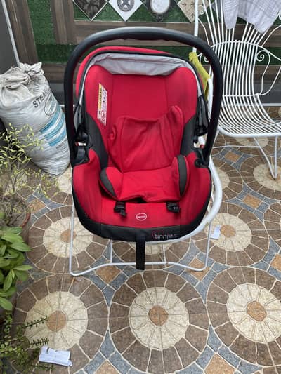 Just like a brand new Carry cot from Tinnies!