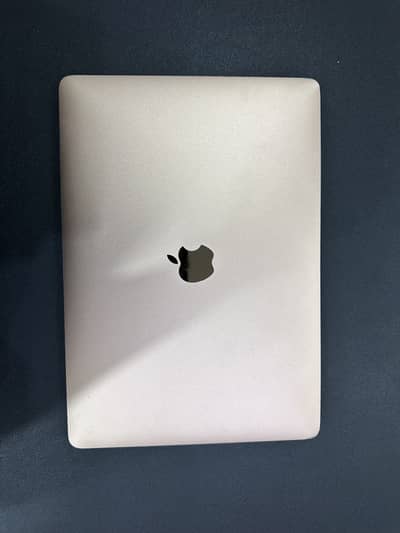 MacBook Air 13” Intel Core i5 | 8GB RAM | 256GB SSD