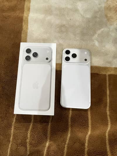 iPhone 17 pro max silver