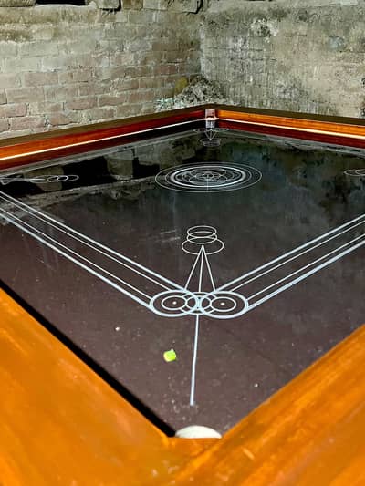 Carrom board/ Board