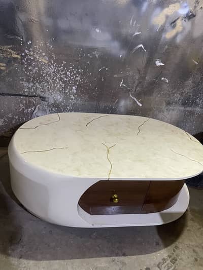 Canter table available in all designs options