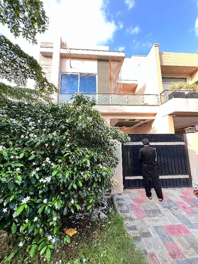 5 Marla Slightly Use House For Sale In Lake City Raiwind Road Lahore