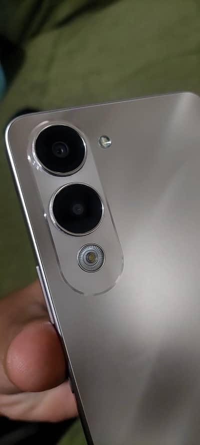 Vivo Y04 | 128GB (12GB RAM) | 3 Months Used | With Warranty