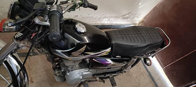 HONDA CG125  BLACK COLOUR