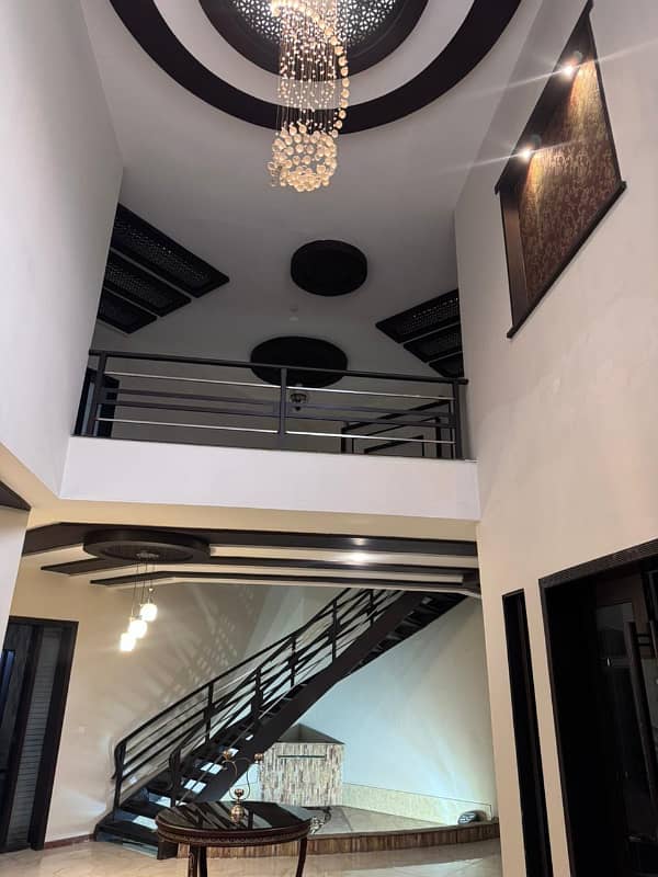 Upper Portion With Separate Gate 0