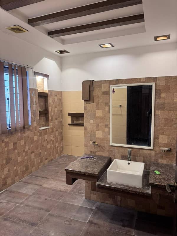 Upper Portion With Separate Gate 4