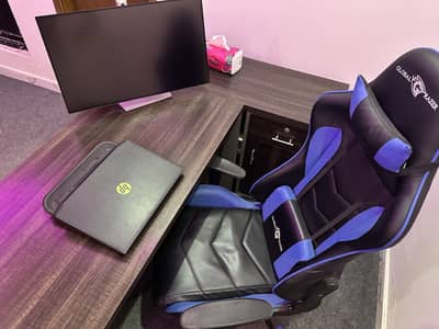 Gaming Table and chair