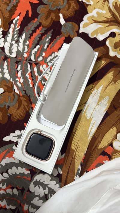 Apple Watch 11 46mm box open
