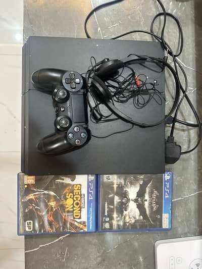 Ps4 500gb with 2 games