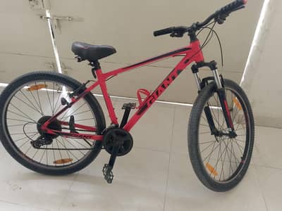 Giant Bicycle for Sale – Excellent Condition