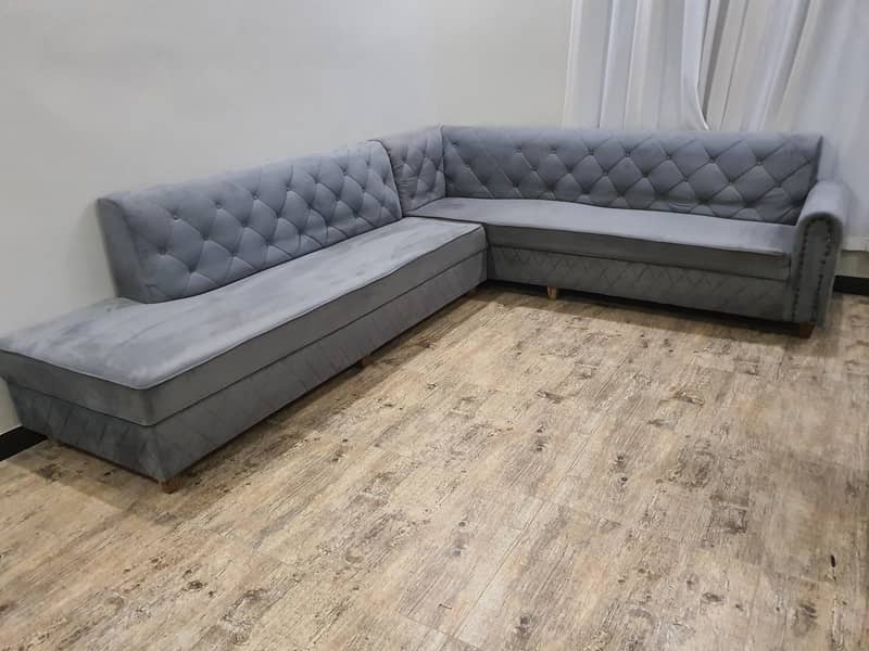 l shaped sof set. . excellent condition 0