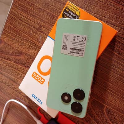 Tecno Spark go 2024  4+4/64