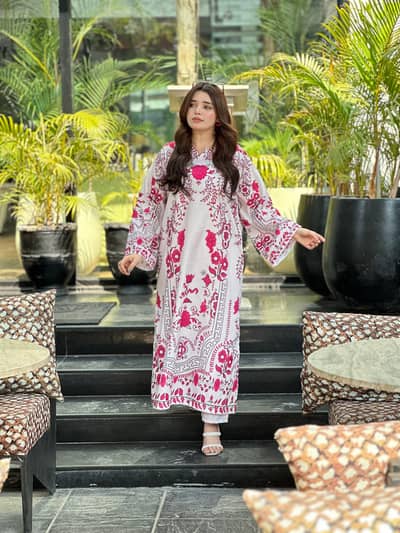 White n Pink Kaftaan 2pc. Summer wear. Soft Crepe Silk Fabric.