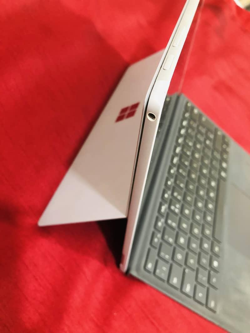 Microsoft Surface Pro 7+ 1