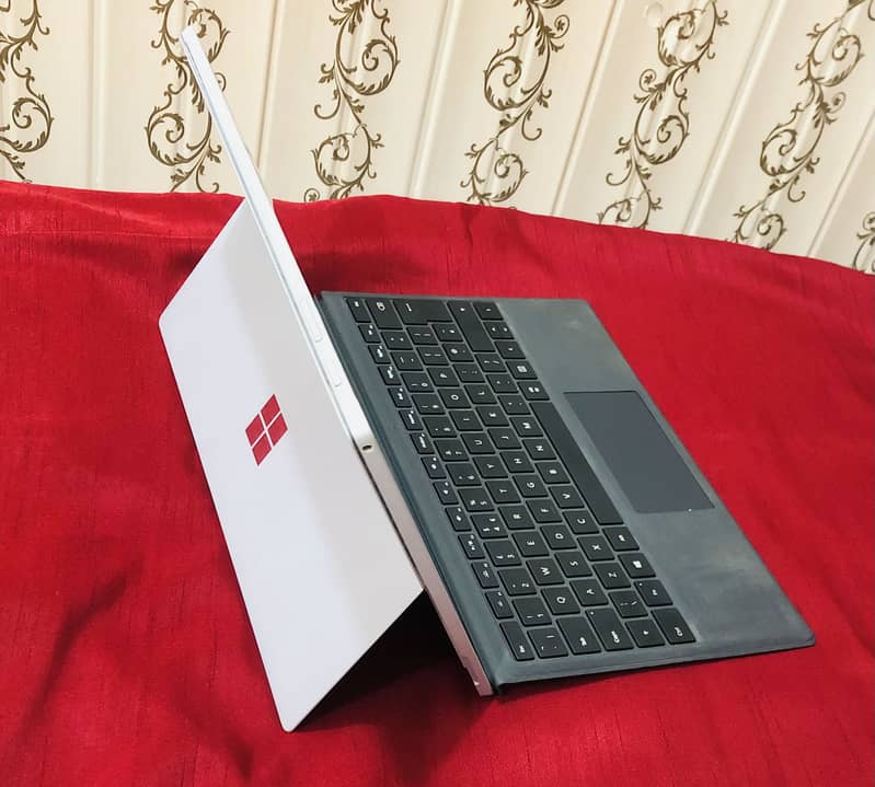 Microsoft Surface Pro 7+ 13