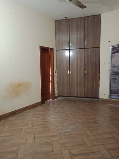 7 marla neat upper portion for rent in psic society near lums dha lhr