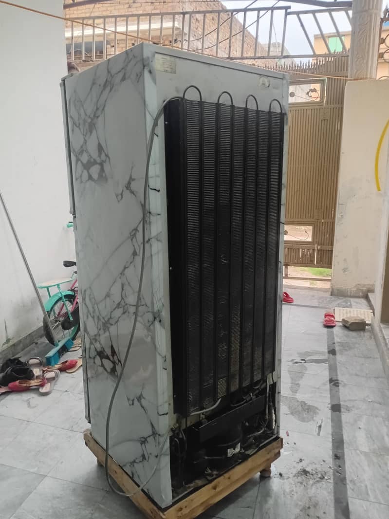 DAWLANCE REFRIGRATOR 2