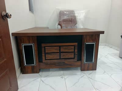 Boss Table For sell just 30000