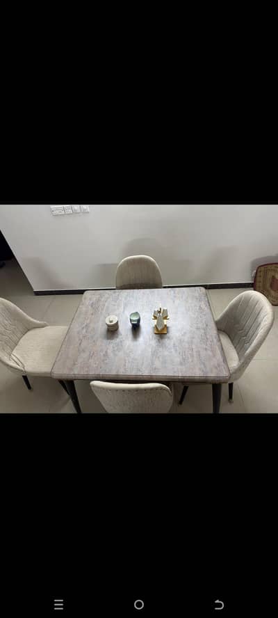 Dinning table with chairs