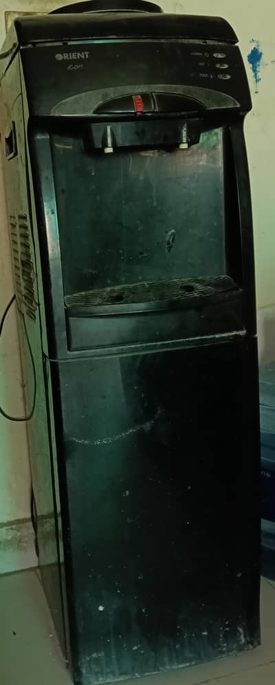 water dispenser used condition.