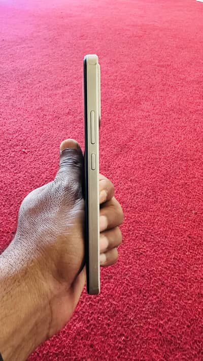 Real me 15t 5g 8gb ram 256 gb room