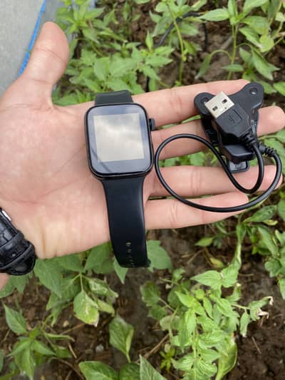 T500 smartwatch with charger urgent sale