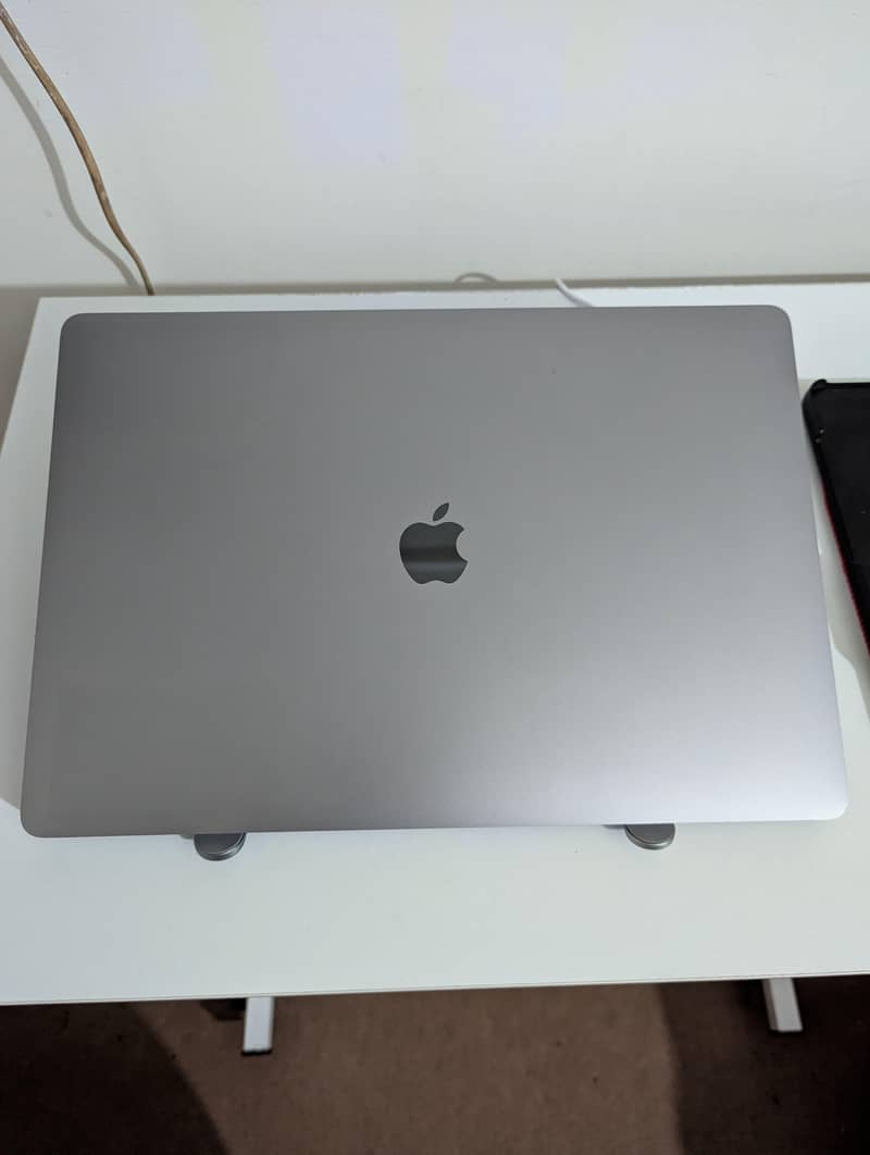 MacBook Pro 0