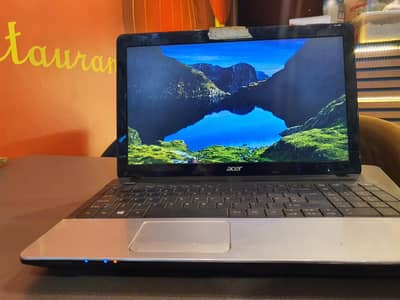 core i3 Gen 2nd, 256gb, koi fault nahi,  Charger saath he