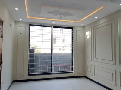 5 MARLA HOUSE FOR RENT BRAND NEW