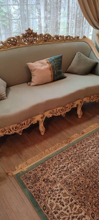 Kaali Taali Sofa set with Centre table and Seti