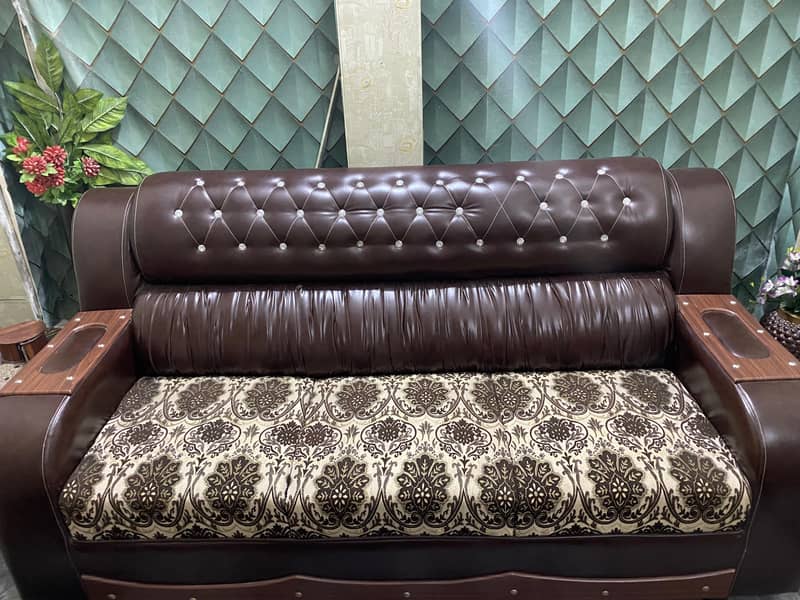 Complete Sofa set and separate table 1